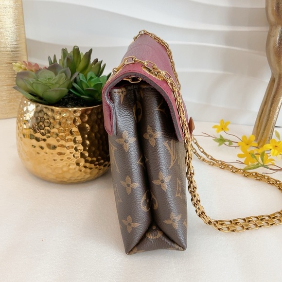 ❤️Beautiful 😱 Authentic Louis Vuitton Pallas Chain Aurore 2 way shoulder bag - Picture 3 of 13